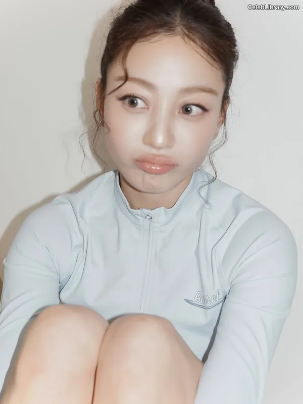 Jihyo (TWICE) photo 1 of 1325