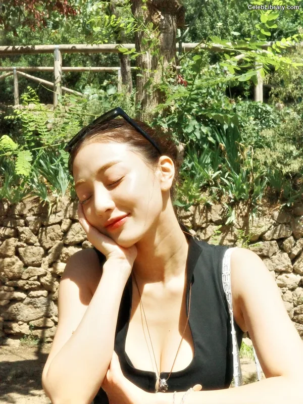 Jihyo (TWICE) photo 4 of 1325