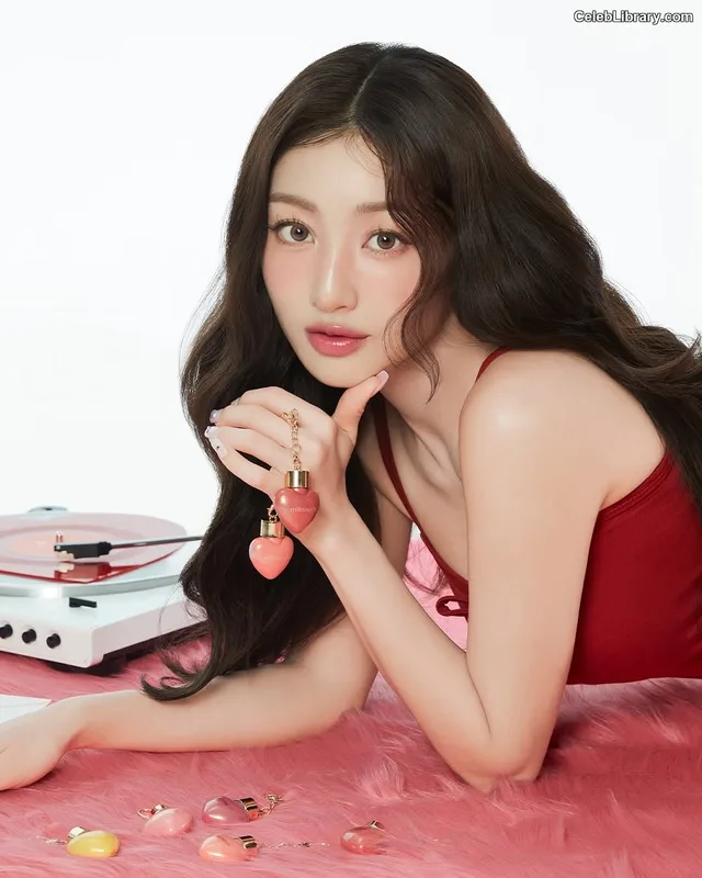 Jihyo (TWICE) photo 9 of 1325
