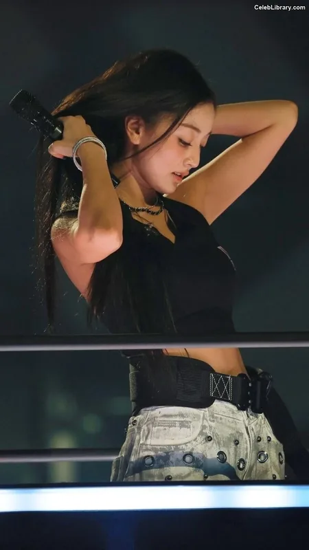 Jihyo (TWICE) photo 17 of 1325