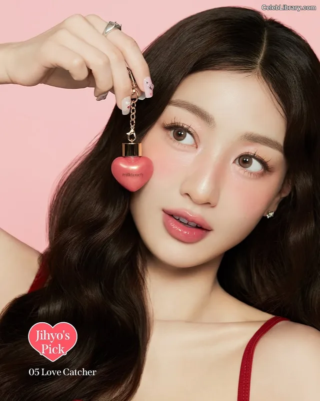 Jihyo (TWICE) photo 19 of 1325