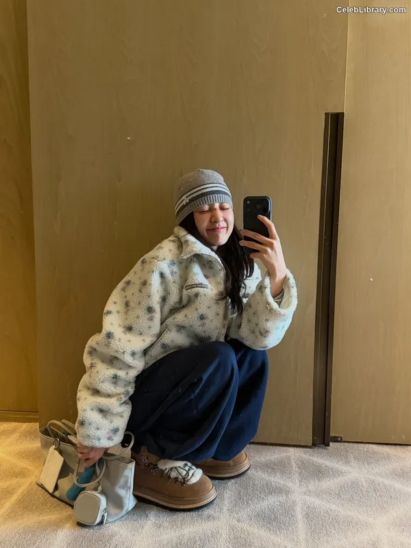 Jihyo (TWICE) photo 10 of 1325