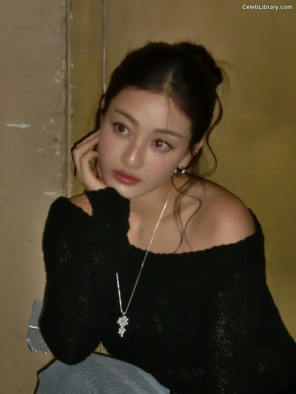Jihyo (TWICE) photo 12 of 1325