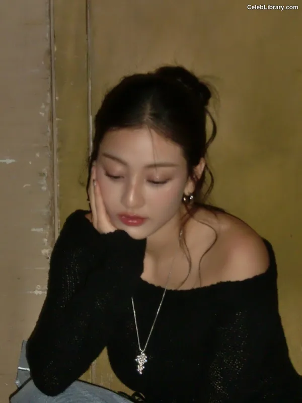 Jihyo (TWICE) photo 17 of 1325