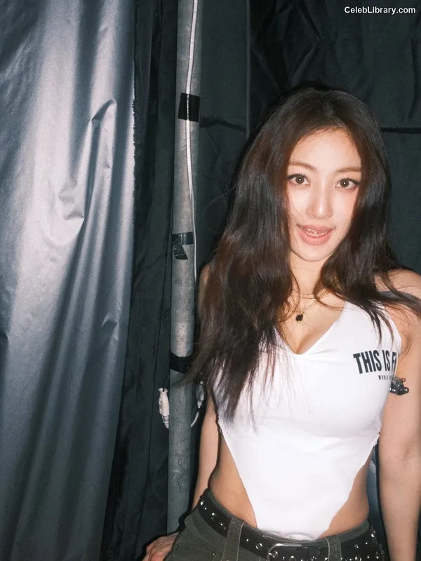 Jihyo (TWICE) photo 22 of 1325