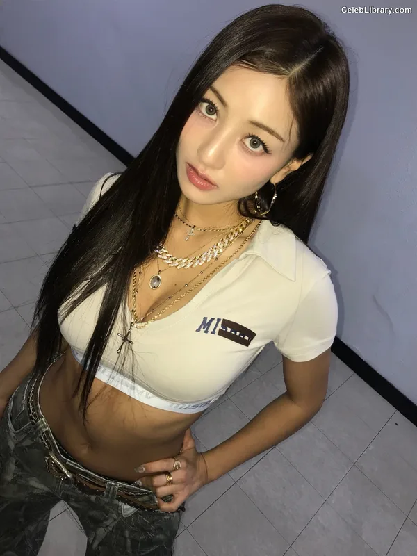 Jihyo (TWICE) photo 8 of 1325