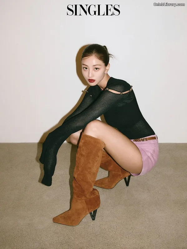 Jihyo (TWICE) photo 22 of 1325