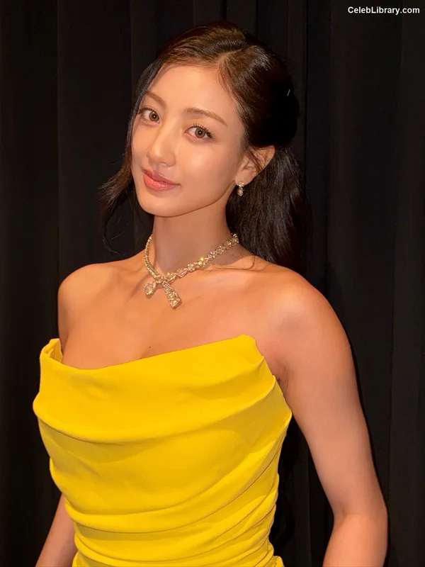 Jihyo (TWICE) photo 18 of 1325