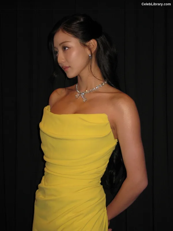 Jihyo (TWICE) photo 24 of 1325