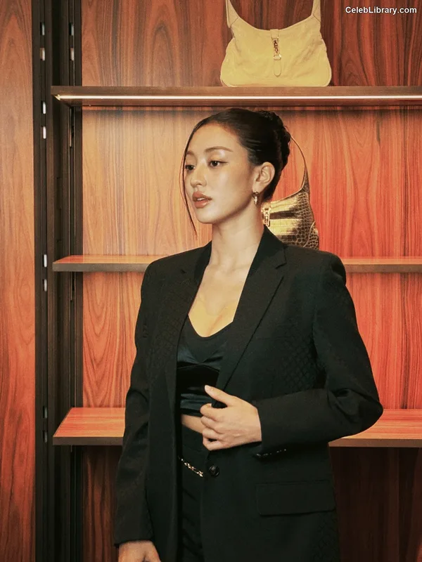 Jihyo (TWICE) photo 9 of 1325