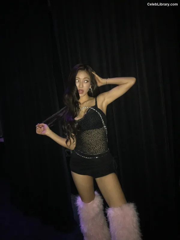 Jihyo (TWICE) photo 5 of 1325