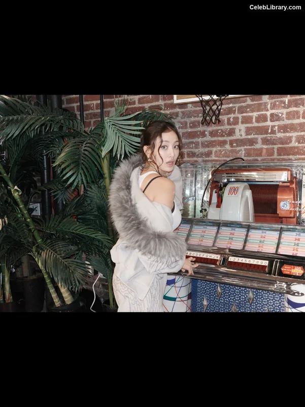 Jihyo (TWICE) photo 10 of 1325