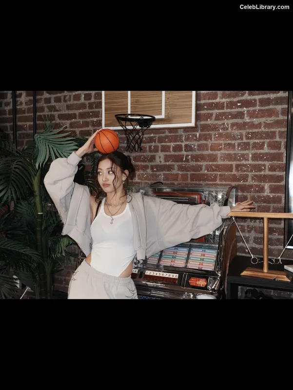 Jihyo (TWICE) photo 13 of 1325