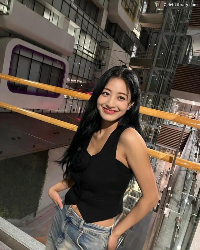 Jihyo (TWICE) photo 8 of 1325