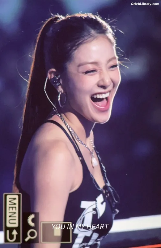 Jihyo (TWICE) photo 24 of 1325