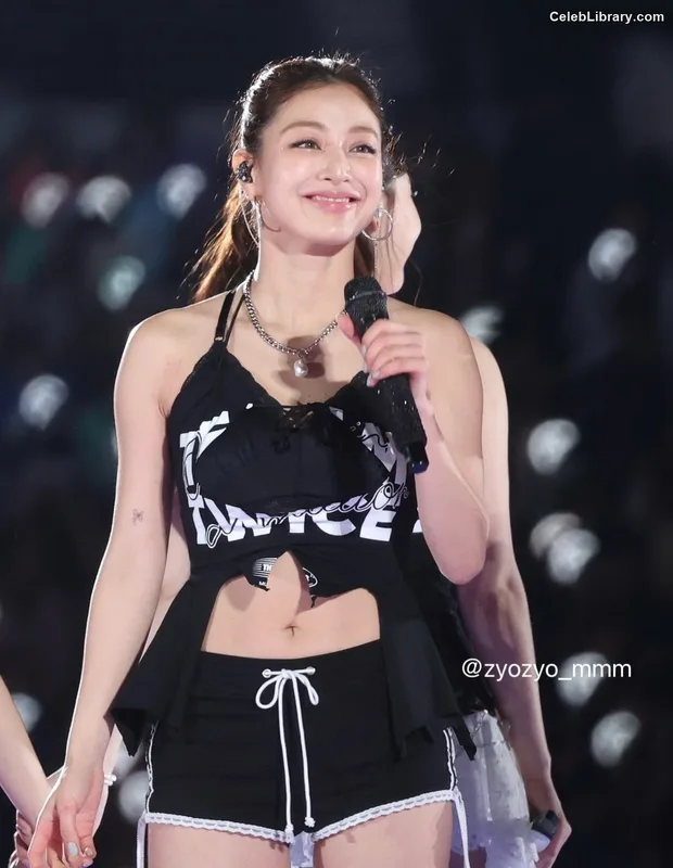Jihyo (TWICE) photo 3 of 1325