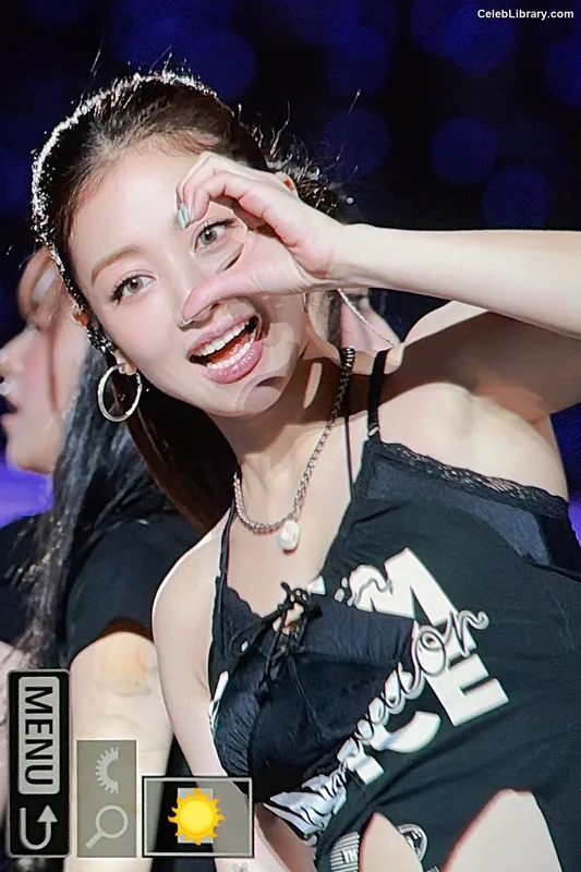 Jihyo (TWICE) photo 8 of 1325