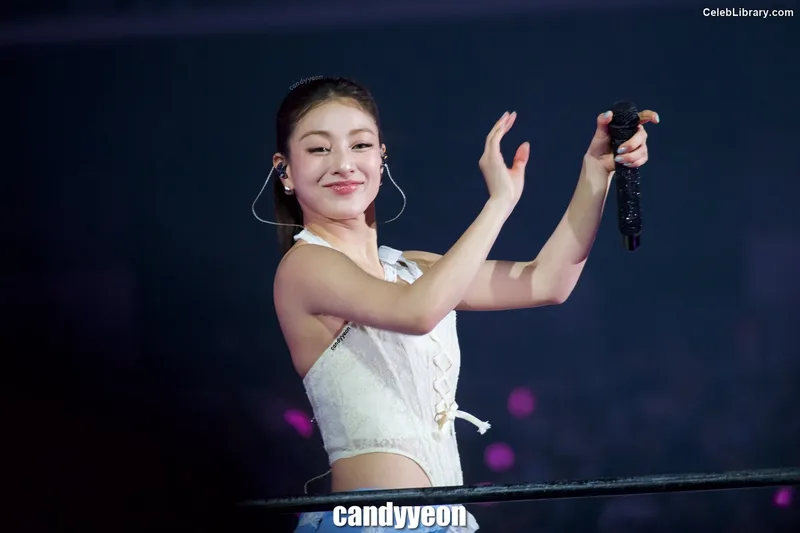 Jihyo (TWICE) photo 10 of 1325