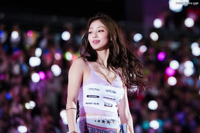Jihyo (TWICE) photo 14 of 1325