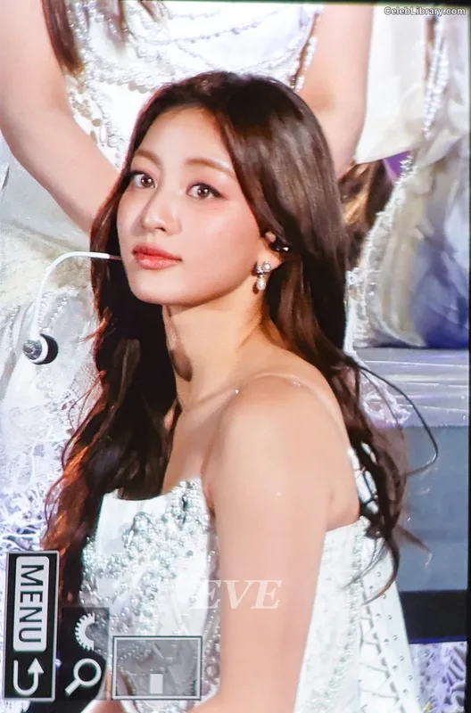 Jihyo (TWICE) photo 16 of 1325