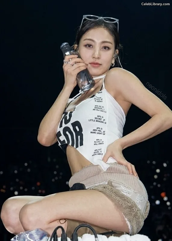 Jihyo (TWICE) photo 13 of 1325