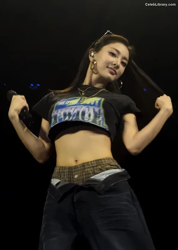 Jihyo (TWICE) photo 5 of 1325