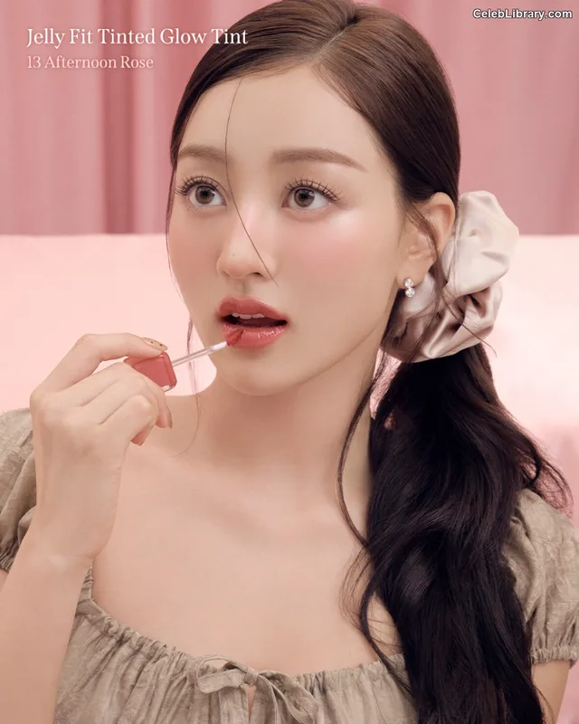 Jihyo (TWICE) photo 2 of 1325