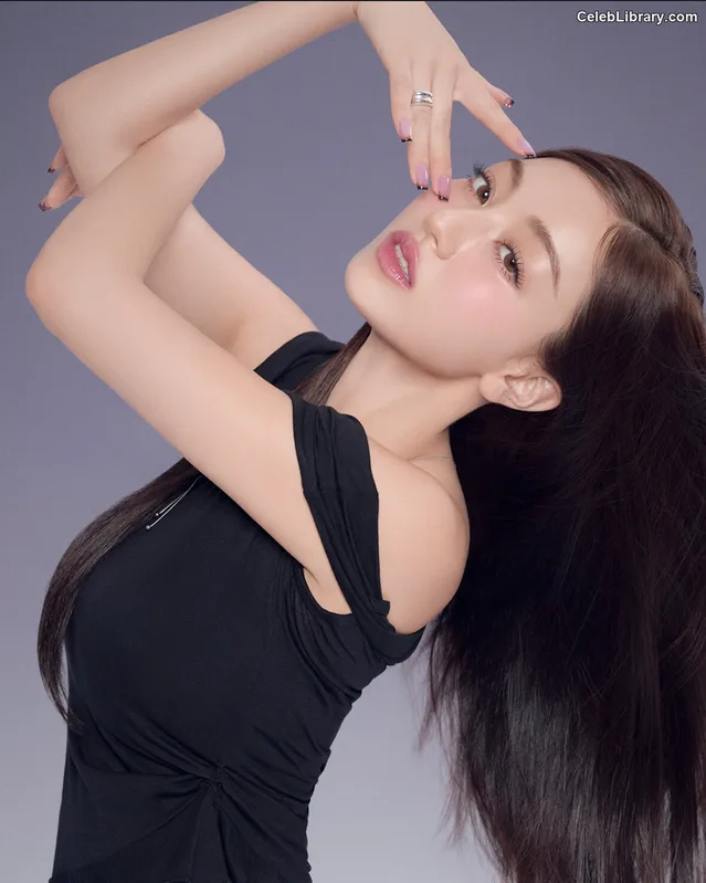 Jihyo (TWICE) photo 8 of 1325