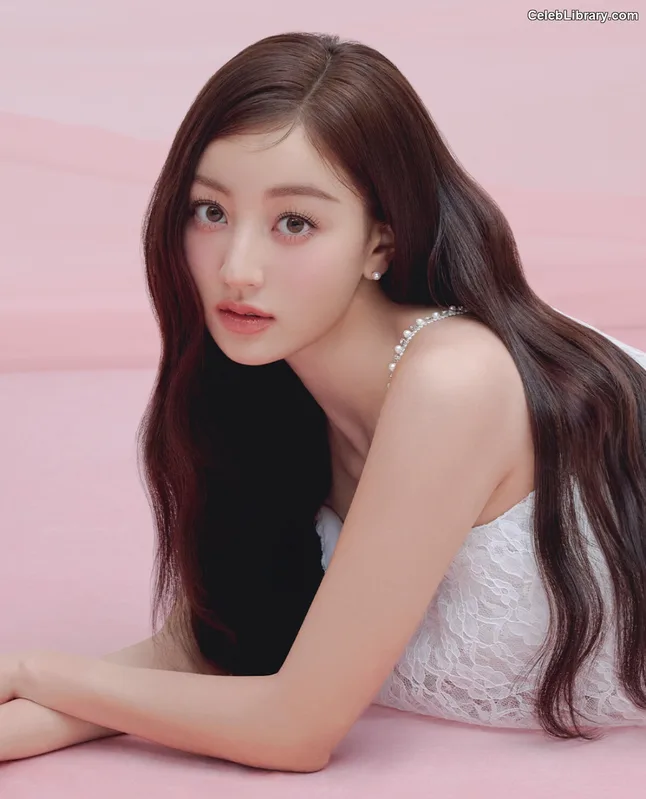 Jihyo (TWICE) photo 9 of 1325
