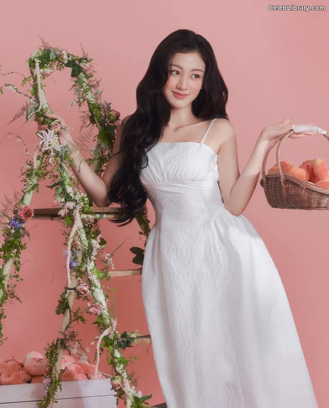 Jihyo (TWICE) photo 12 of 1325