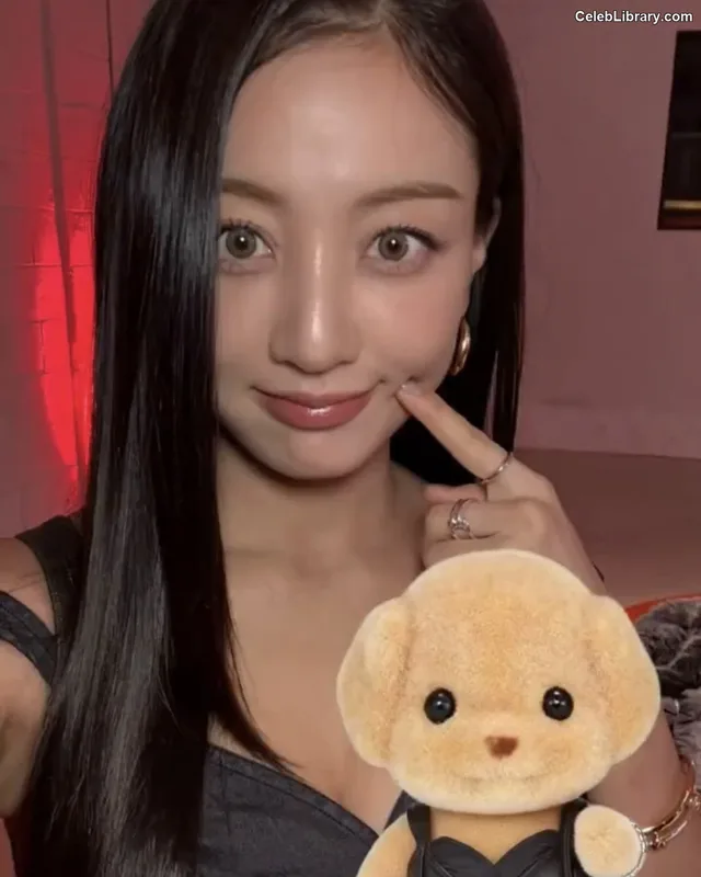 Jihyo (TWICE) photo 24 of 1325