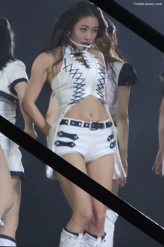 Jihyo (TWICE) photo 4 of 1325