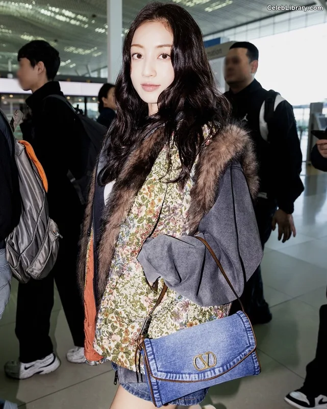 Jihyo (TWICE) photo 9 of 1325