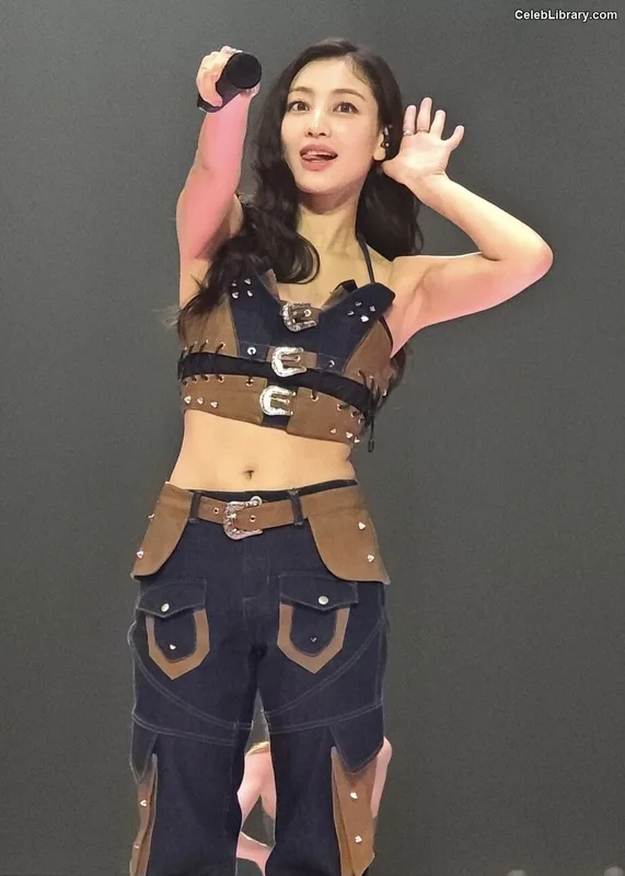 Jihyo (TWICE) photo 5 of 1325