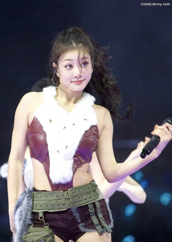Jihyo (TWICE) photo 9 of 1325