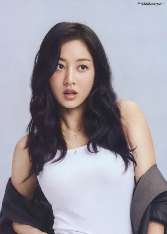 Jihyo (TWICE) photo 20 of 1325