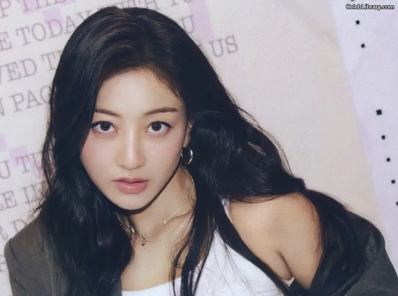 Jihyo (TWICE) photo 23 of 1325