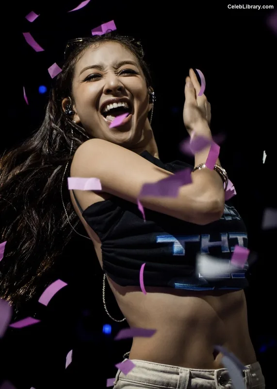 Jihyo (TWICE) photo 9 of 1325