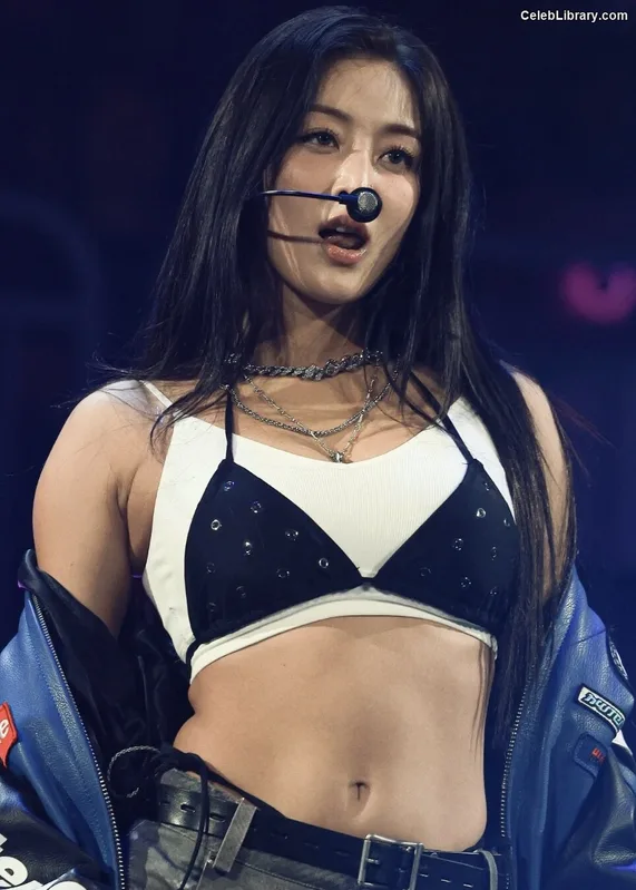 Jihyo (TWICE) photo 16 of 1325