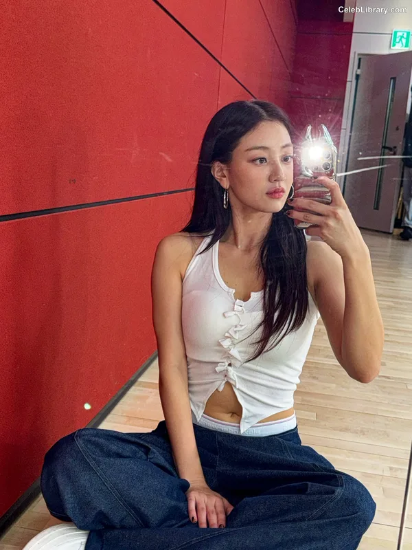 Jihyo (TWICE) photo 24 of 1325