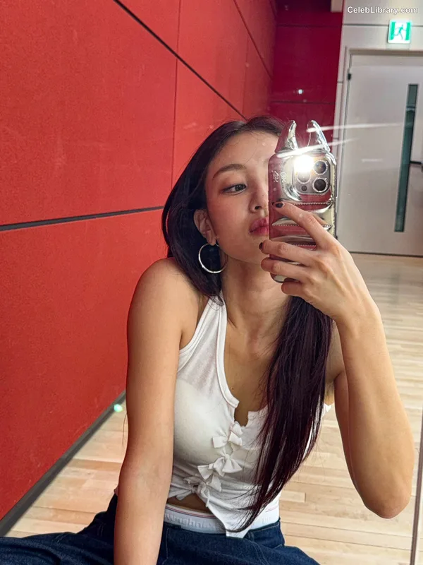 Jihyo (TWICE) photo 1 of 1325