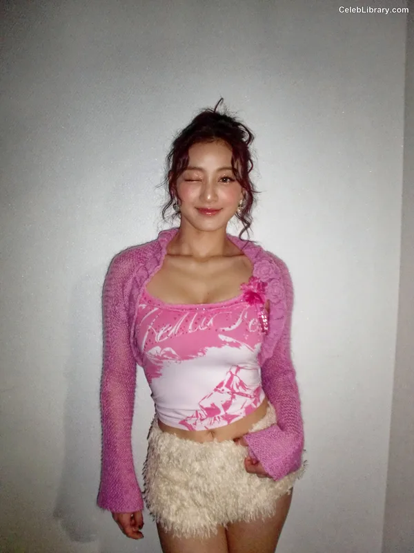 Jihyo (TWICE) photo 9 of 1325