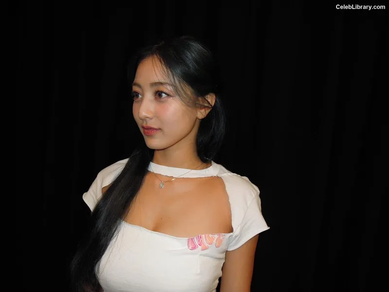 Jihyo (TWICE) photo 24 of 1325