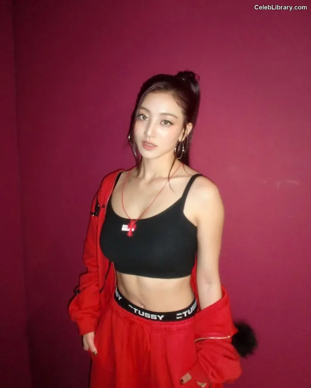 Jihyo (TWICE) photo 23 of 1325