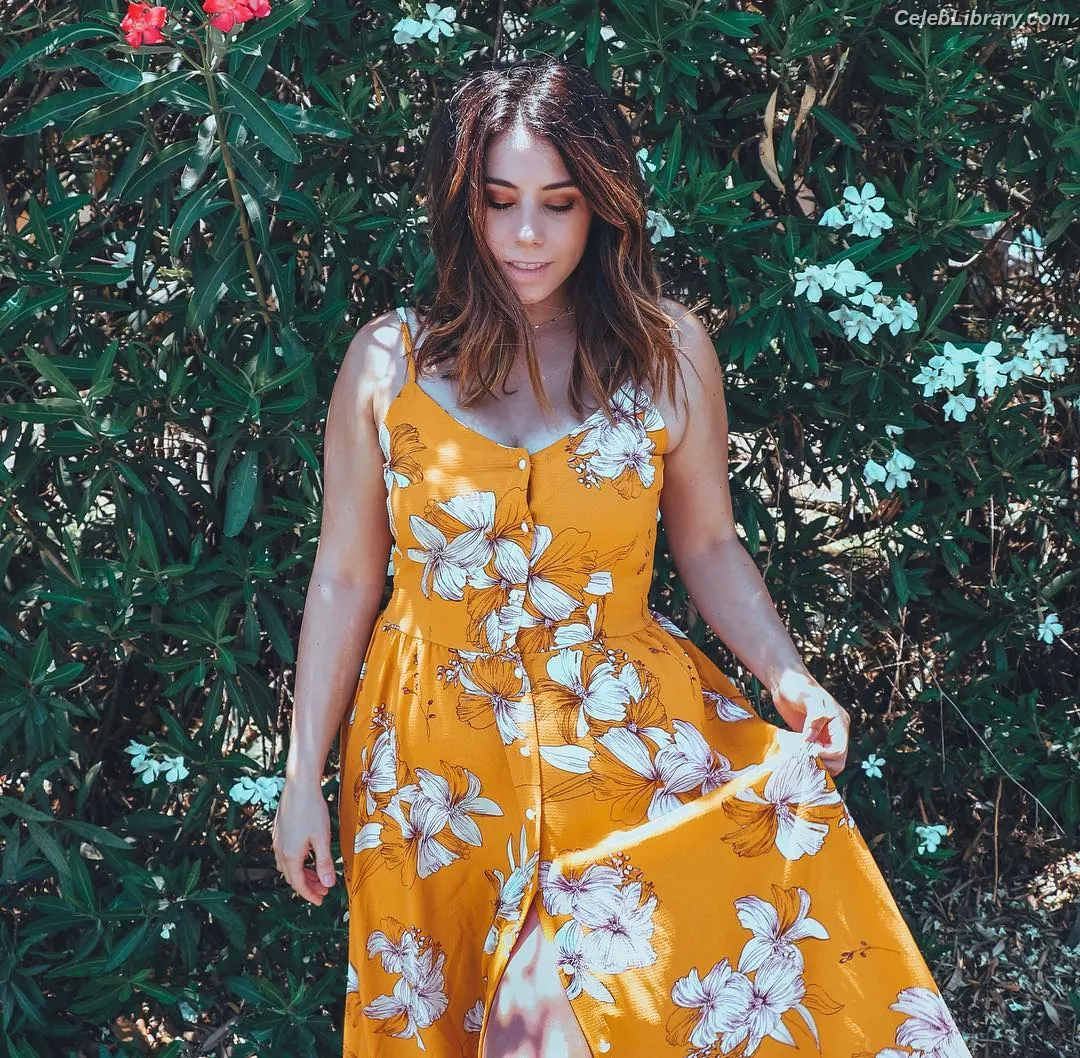 Jillian Rose Reed photo 24 of 239