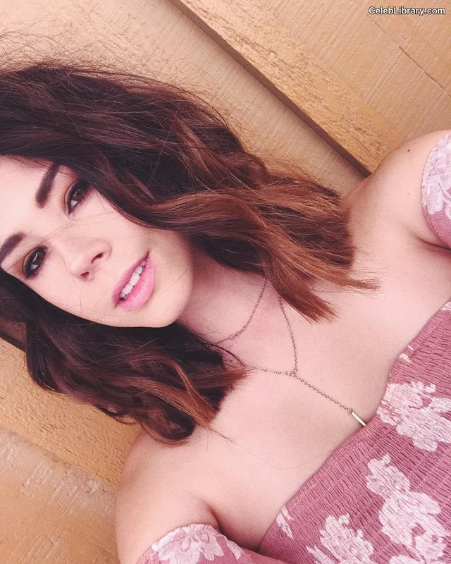 Jillian Rose Reed photo 19 of 240