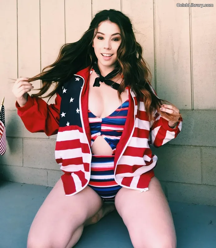 Jillian Rose Reed photo 20 of 240