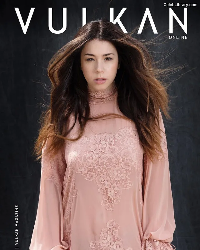 Jillian Rose Reed photo 22 of 240
