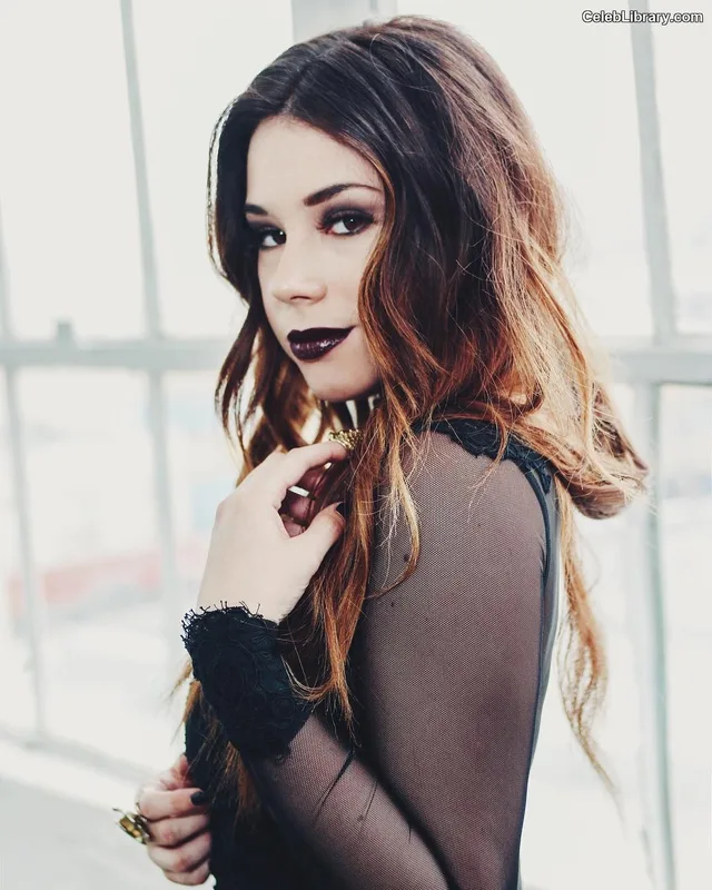 Jillian Rose Reed photo 7 of 240