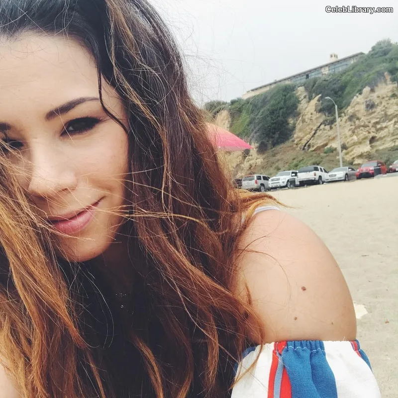 Jillian Rose Reed photo 10 of 240
